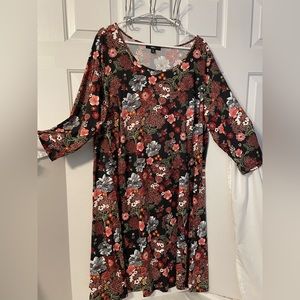 Ellos Floral 3/4 length sleeve, size 22-24 NWT